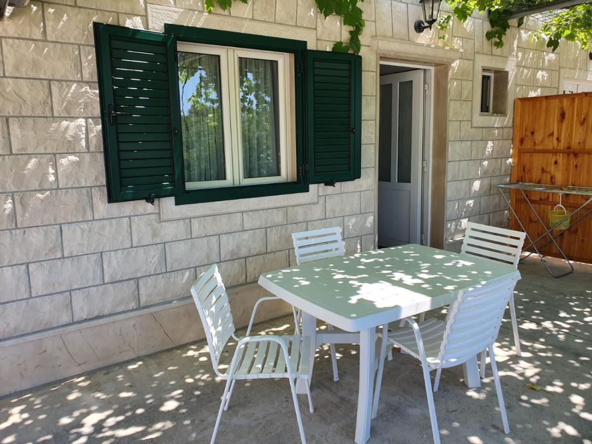 Apartments Gojevic Бол Экстерьер фото