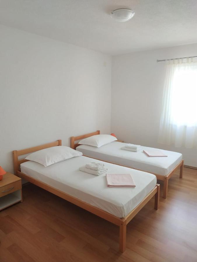 Apartments Gojevic Бол Экстерьер фото