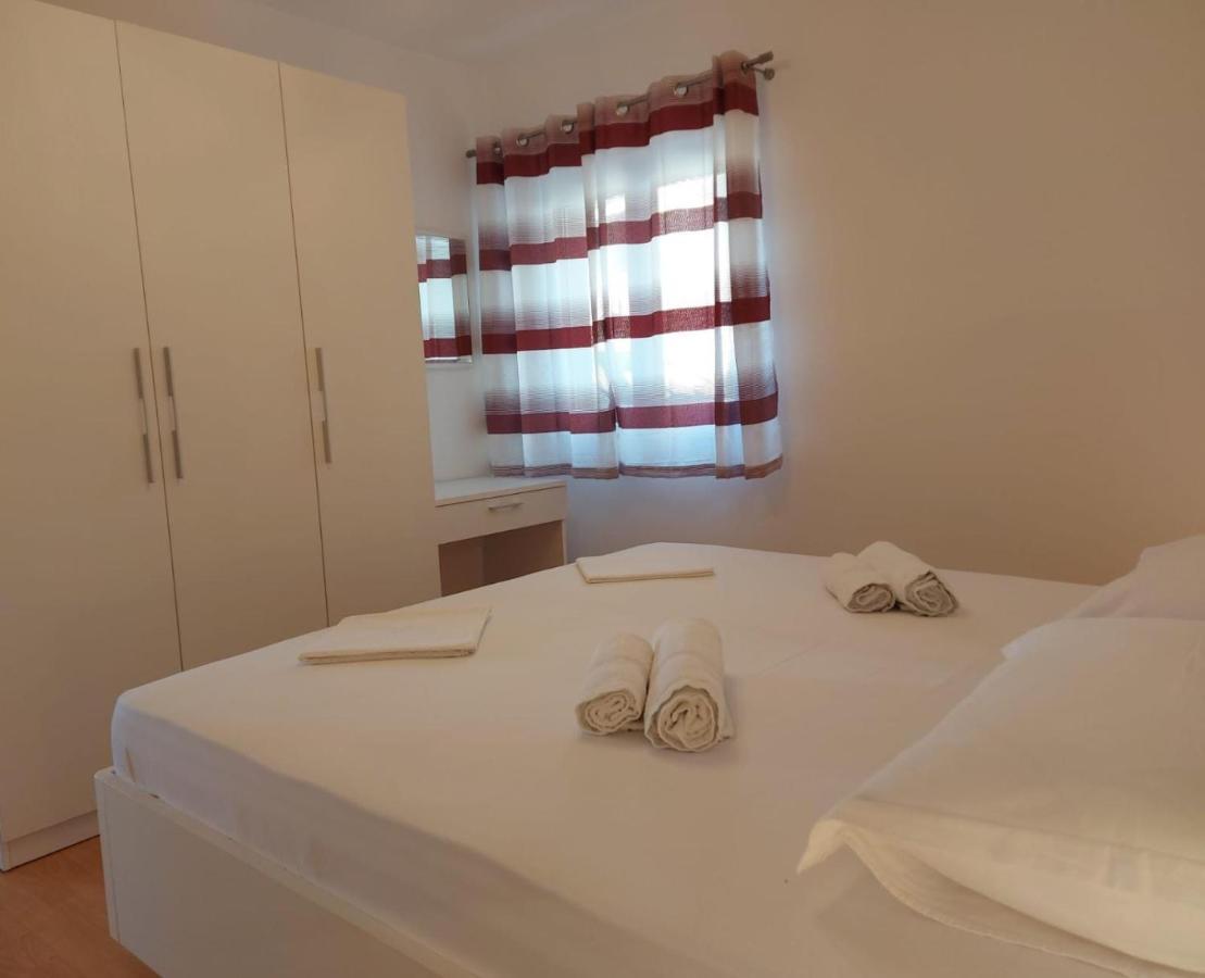 Apartments Gojevic Бол Экстерьер фото
