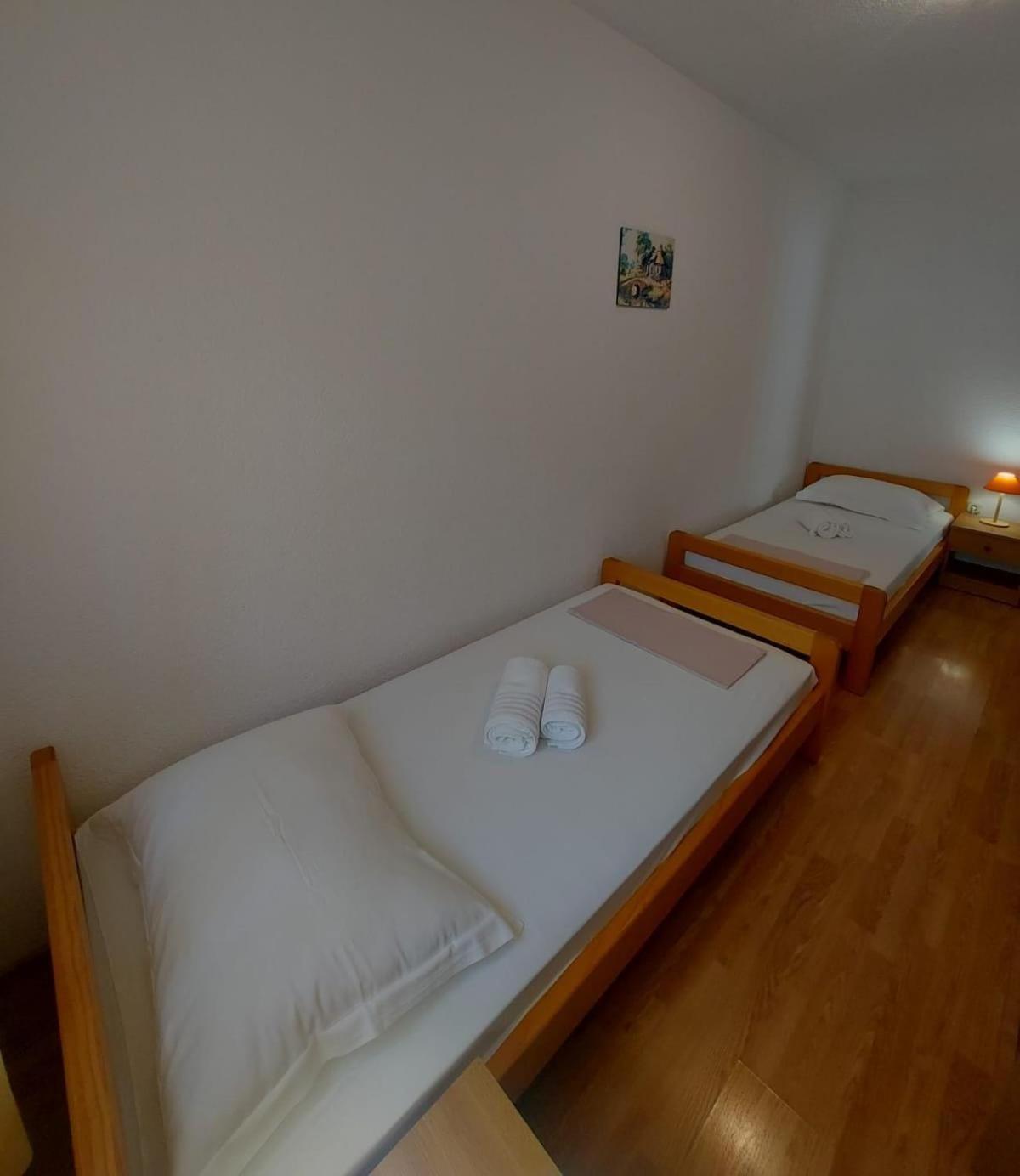 Apartments Gojevic Бол Экстерьер фото