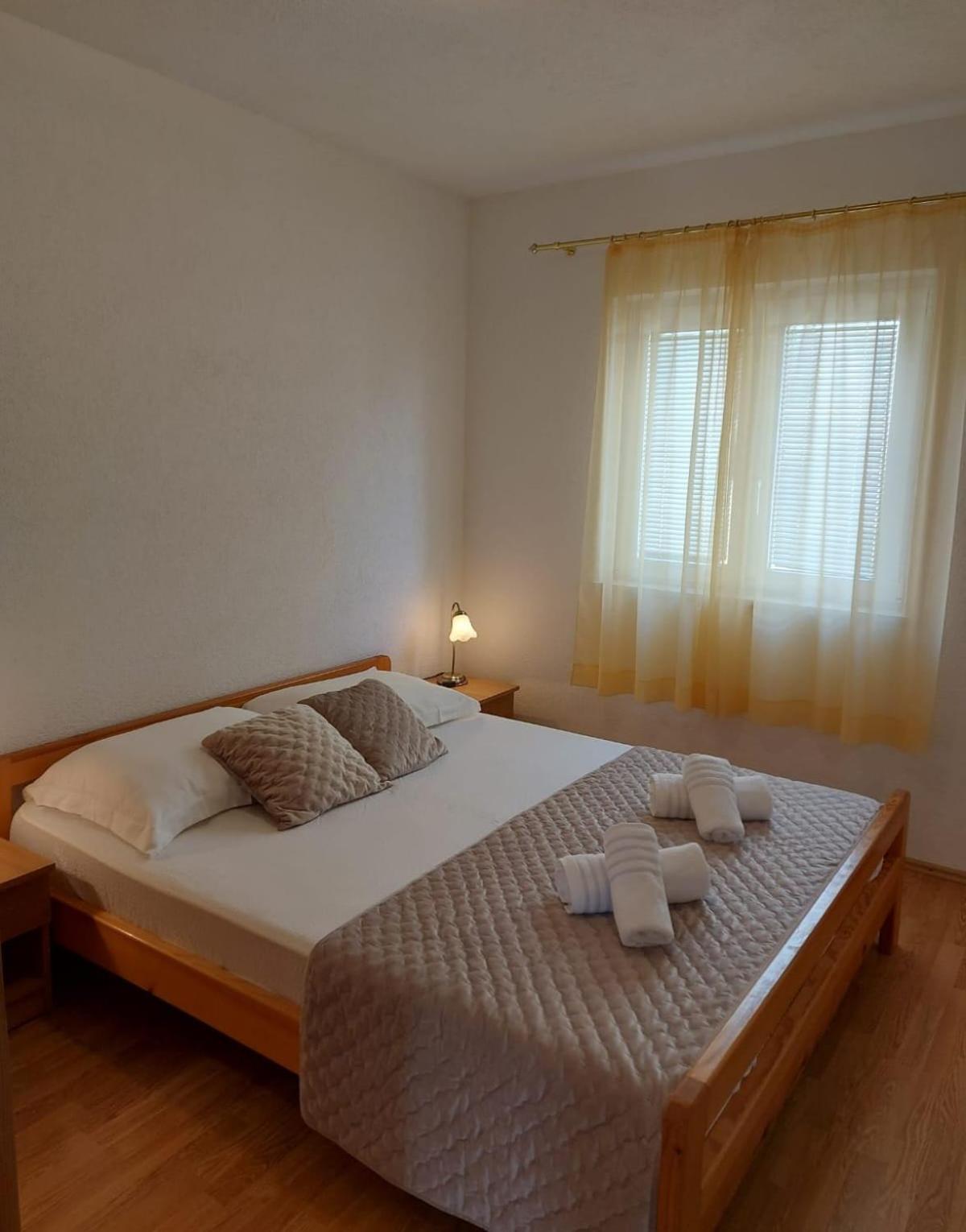 Apartments Gojevic Бол Экстерьер фото
