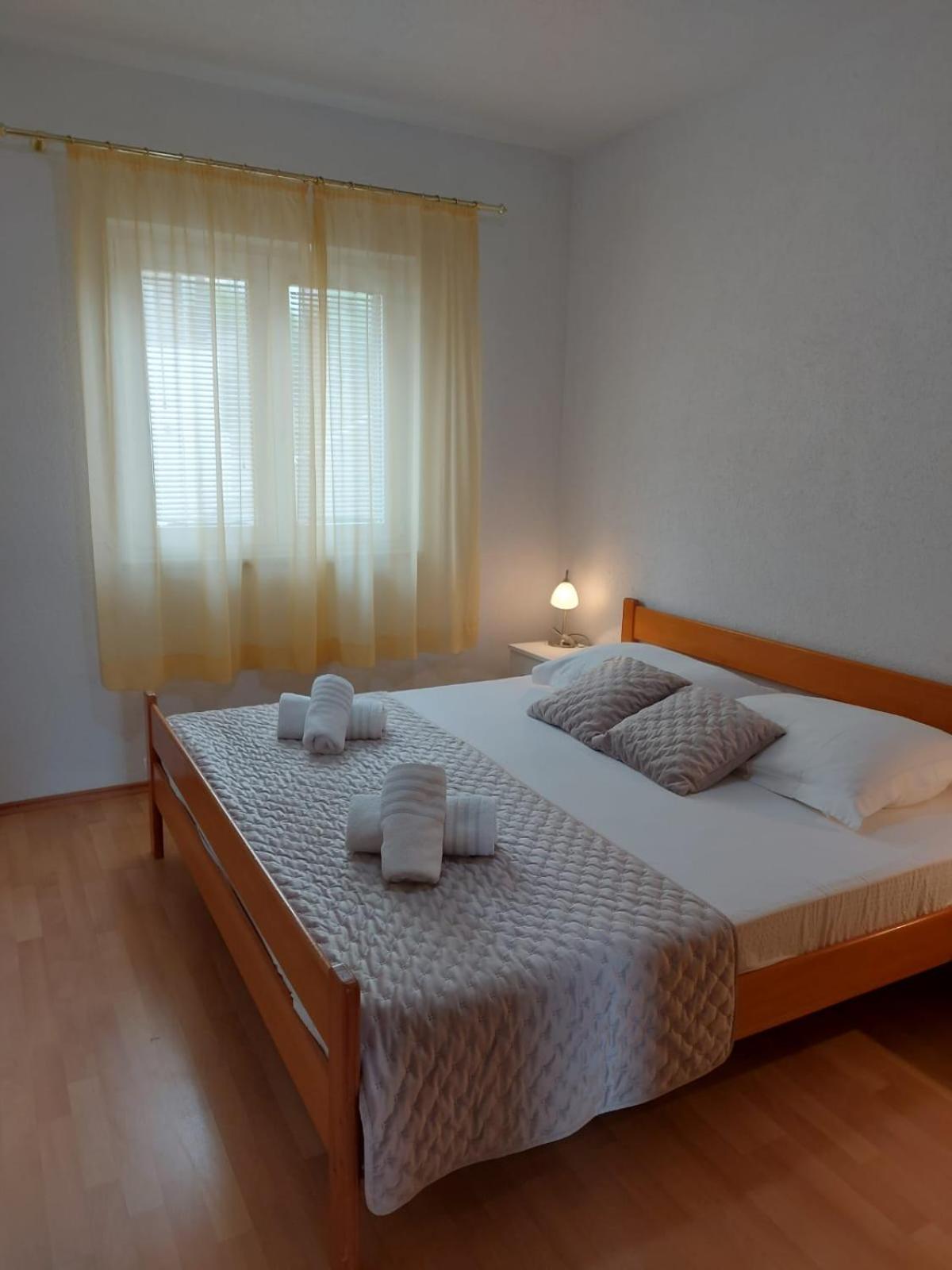 Apartments Gojevic Бол Экстерьер фото