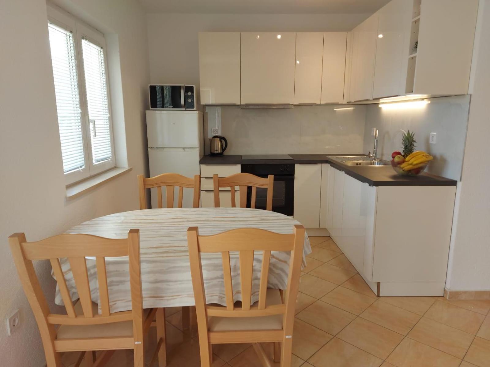 Apartments Gojevic Бол Экстерьер фото